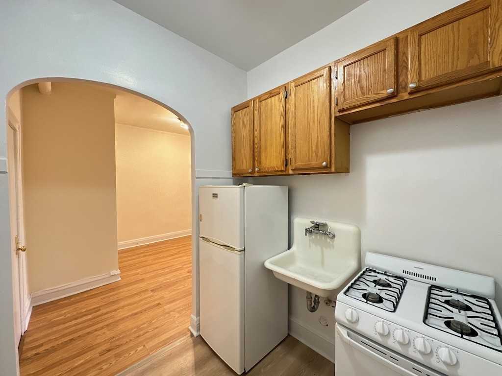 2536 N Sawyer Ave #106 - Photo 3 of 21