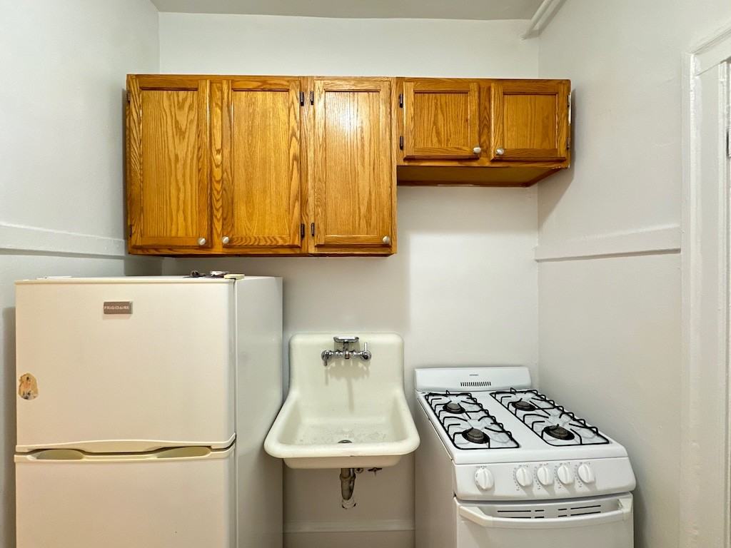 2536 N Sawyer Ave #106 - Photo 4 of 21