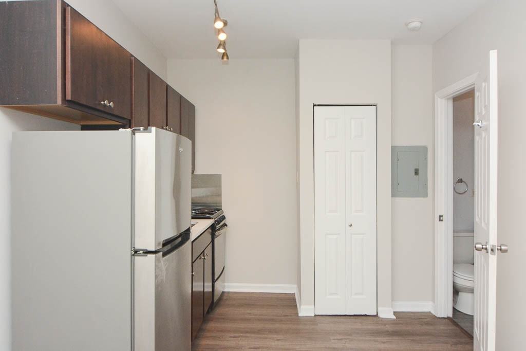 1627 N Humboldt Blvd #3I - Photo 3 of 16