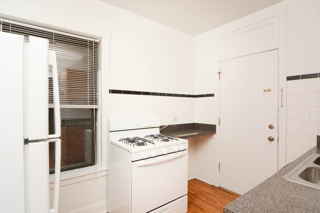 2649 N Spaulding Ave #1E - Photo 2 of 21