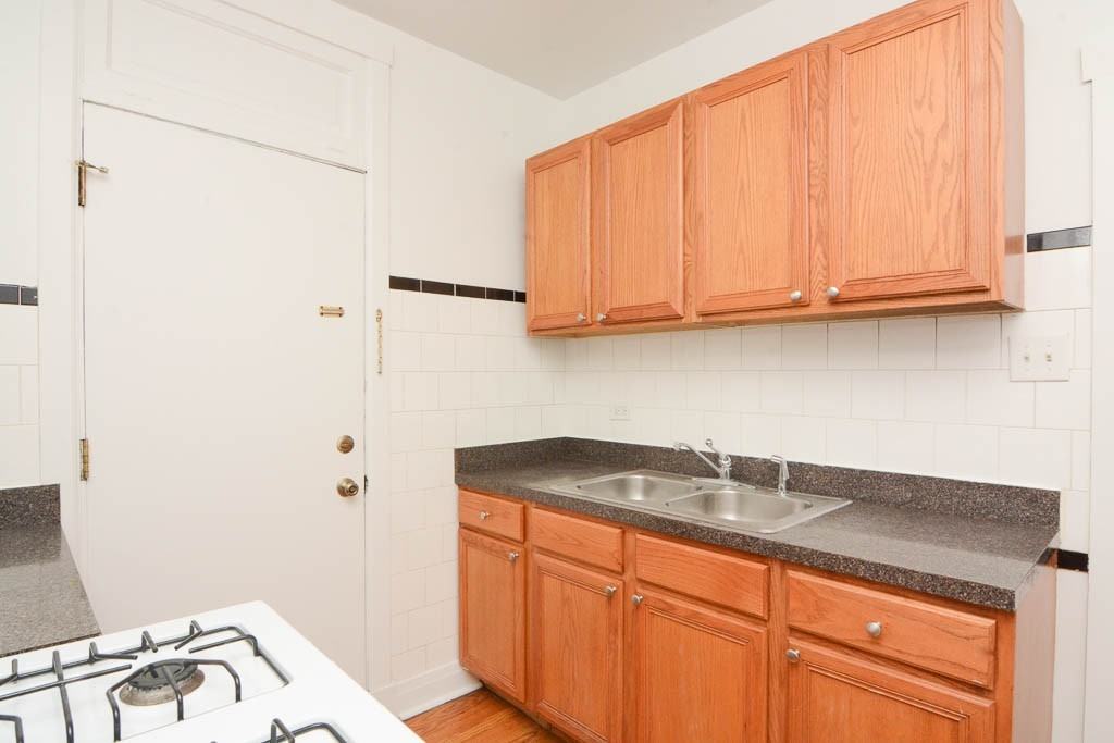 2649 N Spaulding Ave #1E - Photo 3 of 21