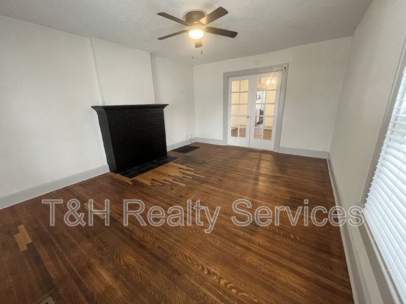 2933 Ruckle St - Photo 5 of 27