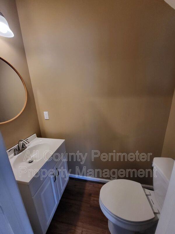 402 Chatooga Ln - Photo 7 of 17