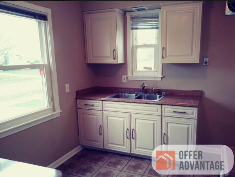 20730 Nicholas Ave - Photo 2 of 11