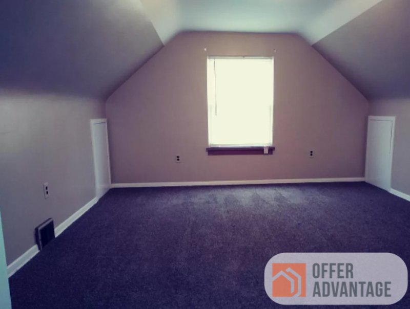 20730 Nicholas Ave - Photo 6 of 11