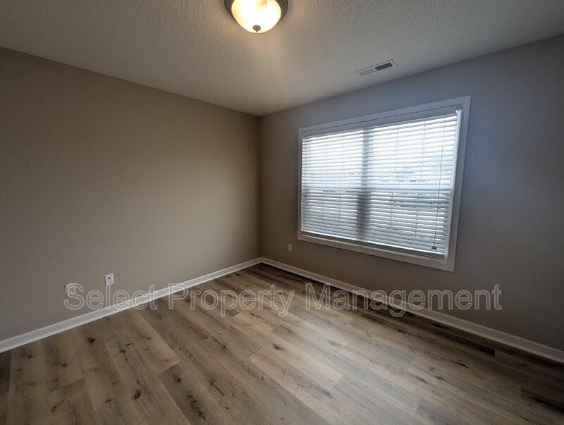 3902 Stanton Hall Pkwy - Photo 4 of 25