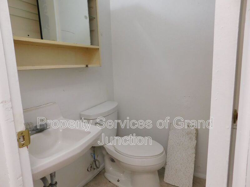 402 Grand Mesa Ave #6 - Photo 5 of 14