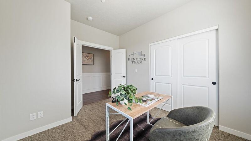 2292 Morris Ave - Photo 3 of 22