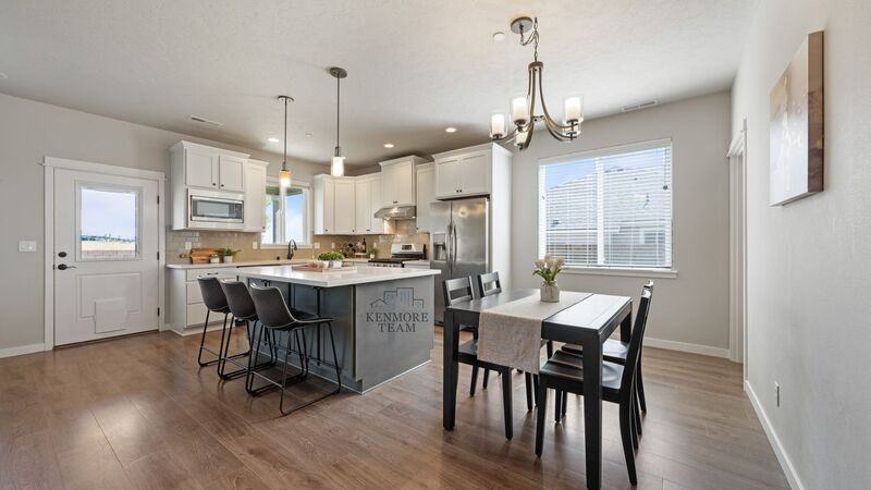 2292 Morris Ave - Photo 4 of 22