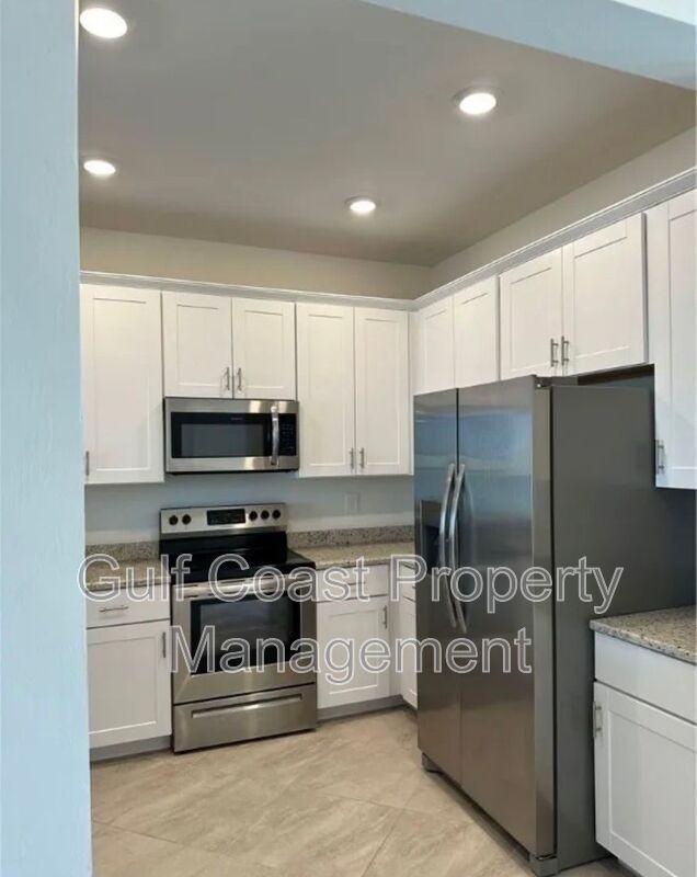 14212 Pine Lodge Ln - Photo 5 of 31