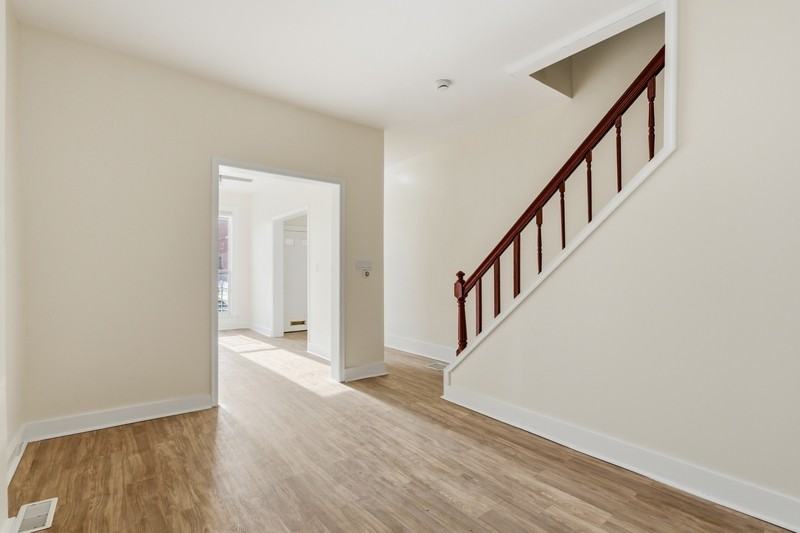 2540 Frederick Ave - Photo 4 of 22