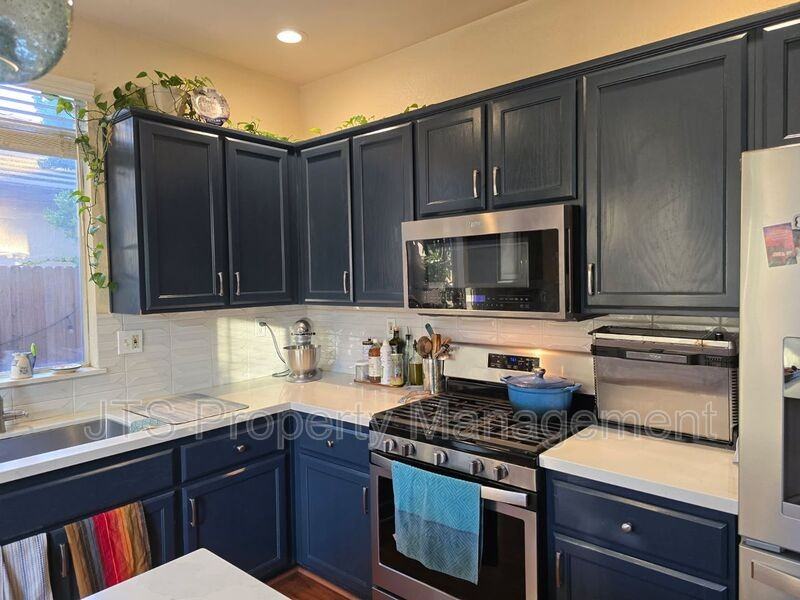 11382 Gold Station Dr - Photo 7 of 10