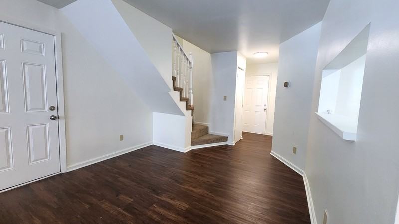 1209 Alder Ct - Photo 2 of 16