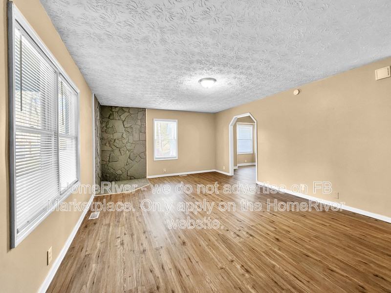 2539 Pinewood Dr Ne - Photo 2 of 21
