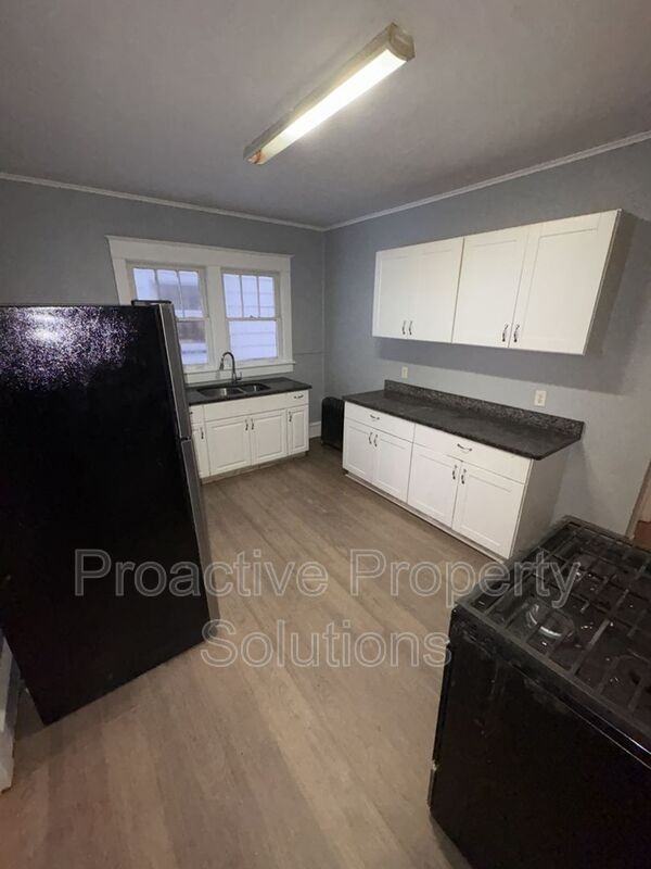 21 Edison St - Photo 2 of 23