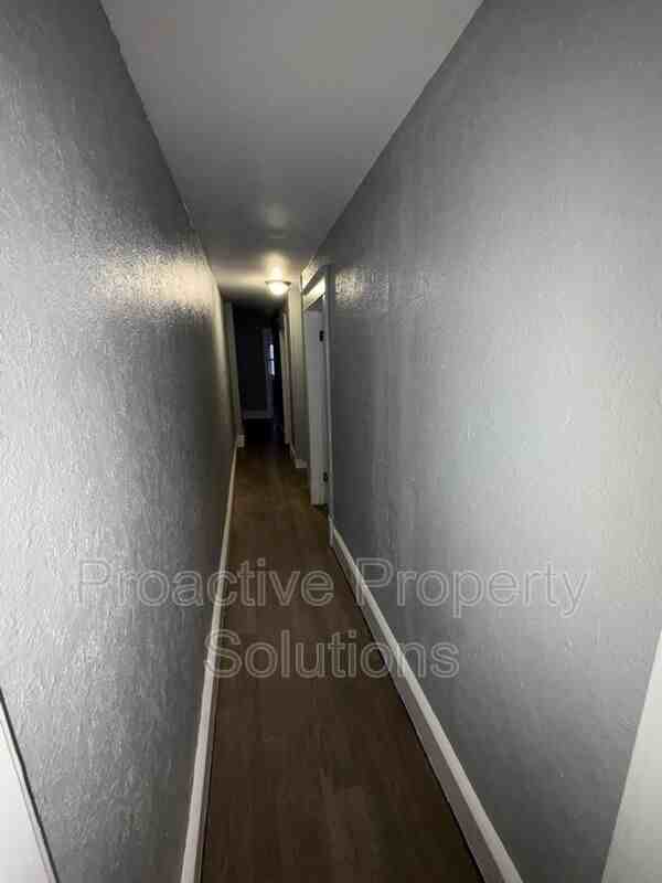 21 Edison St - Photo 5 of 23