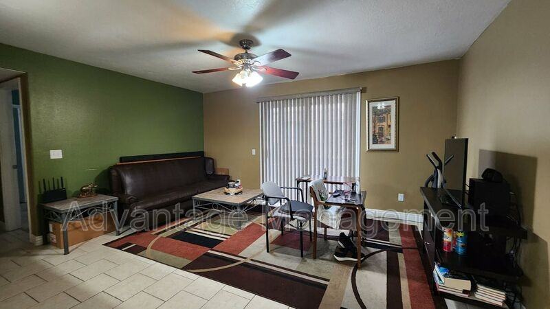 1268 Wn St. #3 - Photo 3 of 15