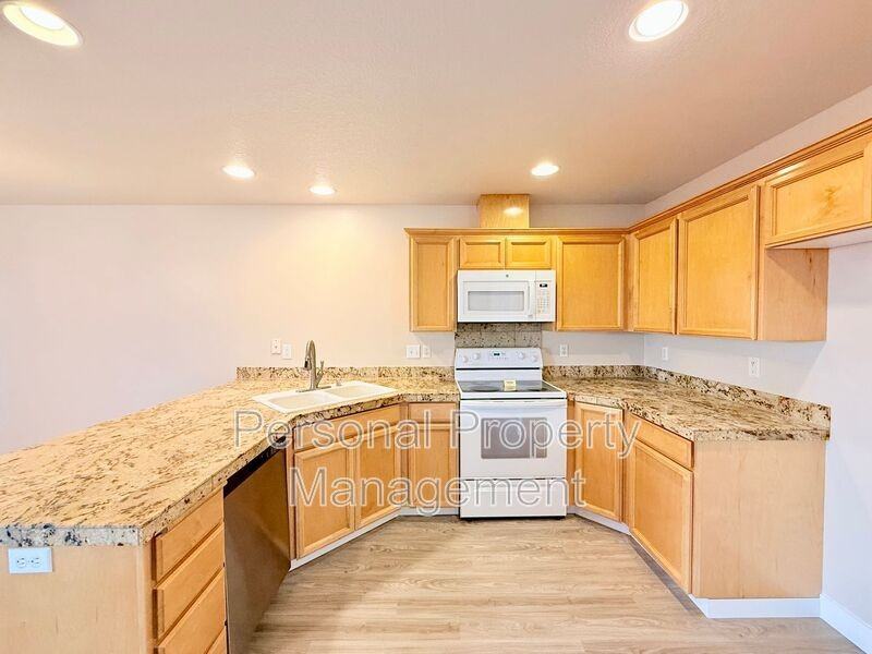 16524 Ne 19th St - Photo 2 of 35