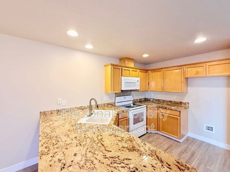 16524 Ne 19th St - Photo 3 of 35