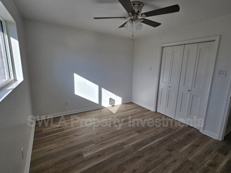 213 Dewitt St - Photo 5 of 10