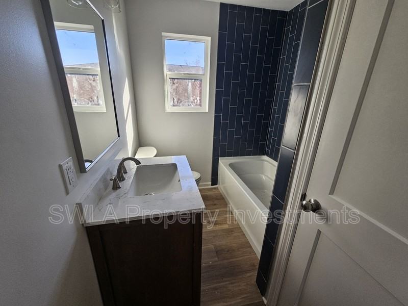 213 Dewitt St - Photo 6 of 10