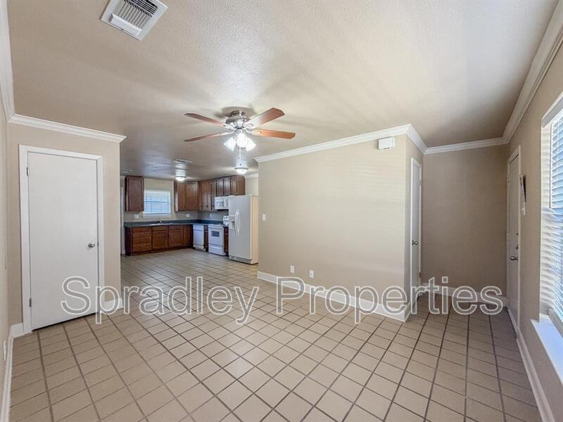 1015 N Wall St - Photo 2 of 12