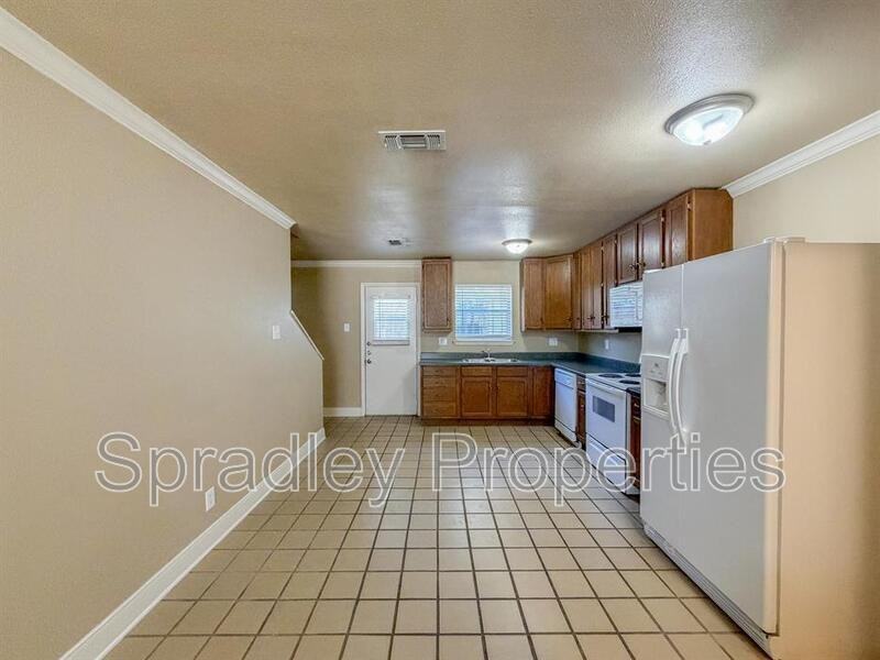 1015 N Wall St - Photo 3 of 12