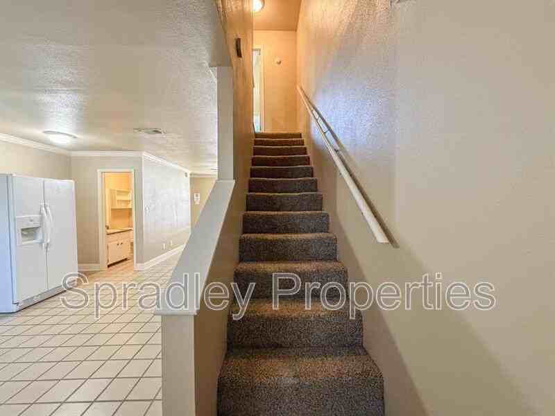 1015 N Wall St - Photo 6 of 12