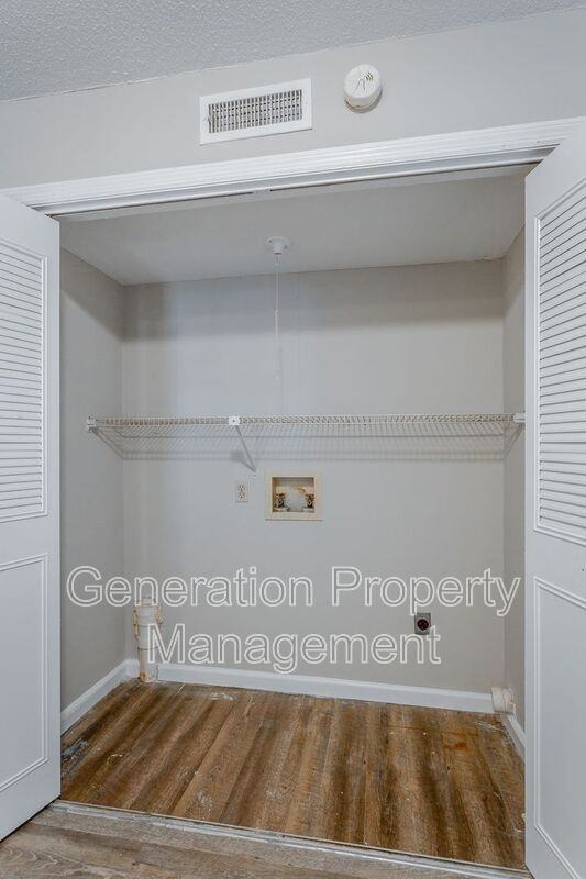 1113 Mcbrien Rd #C - Photo 4 of 22