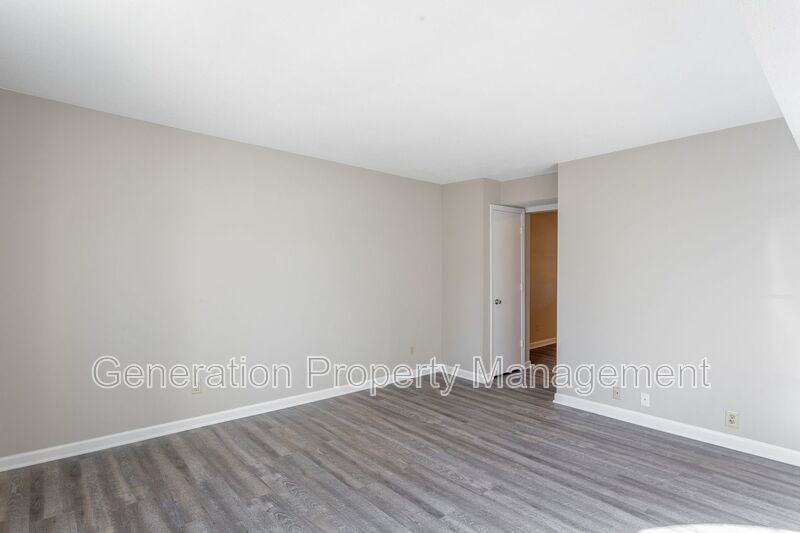 1113 Mcbrien Rd #C - Photo 7 of 22