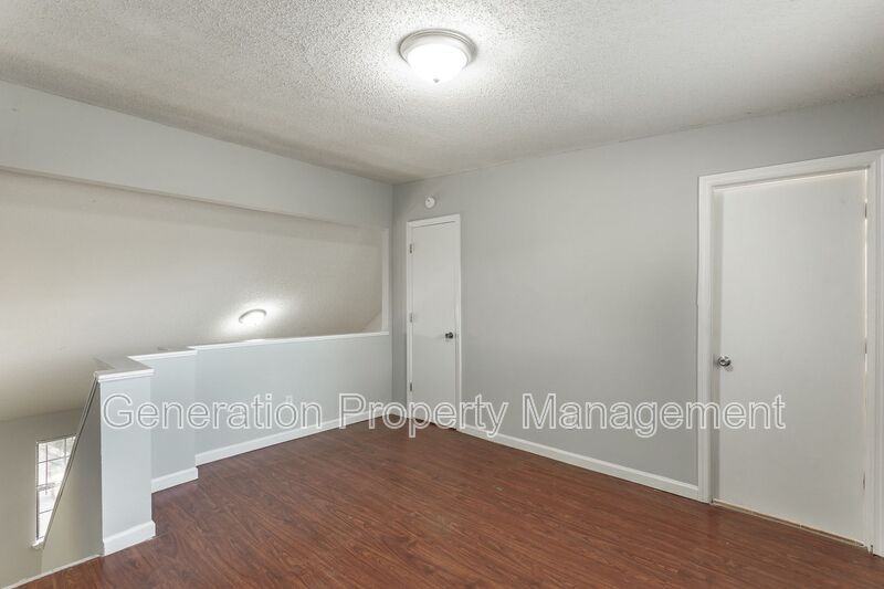 4499 Delashmitt Rd #4499A - Photo 5 of 7