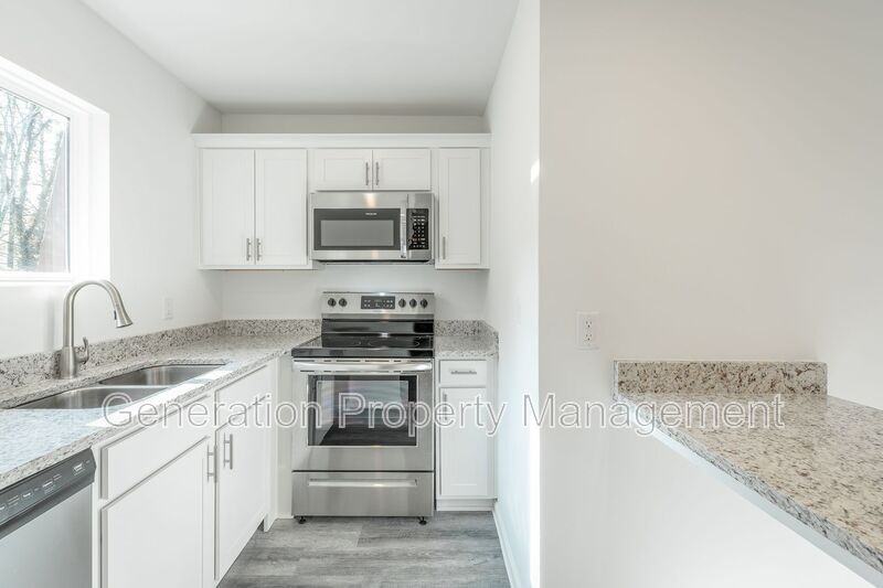 73 Shallowford Rd #9 - Photo 3 of 44