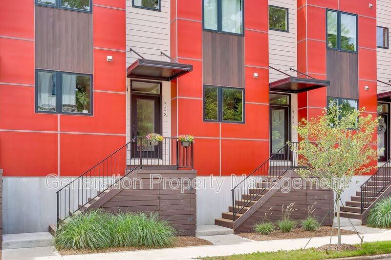 733 N Market St - Photo 3 of 30