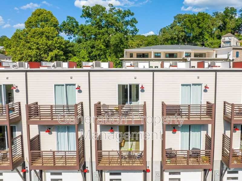 733 N Market St - Photo 4 of 30