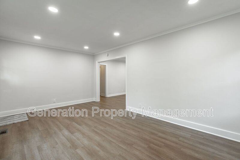 103 Delray Ave - Photo 5 of 49