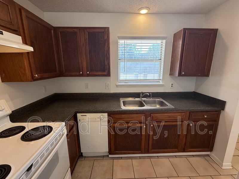 4148 Charles Cir - Photo 5 of 19