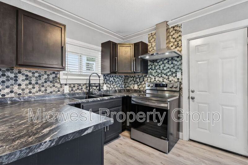 6619 Etzel Ave - Photo 6 of 35