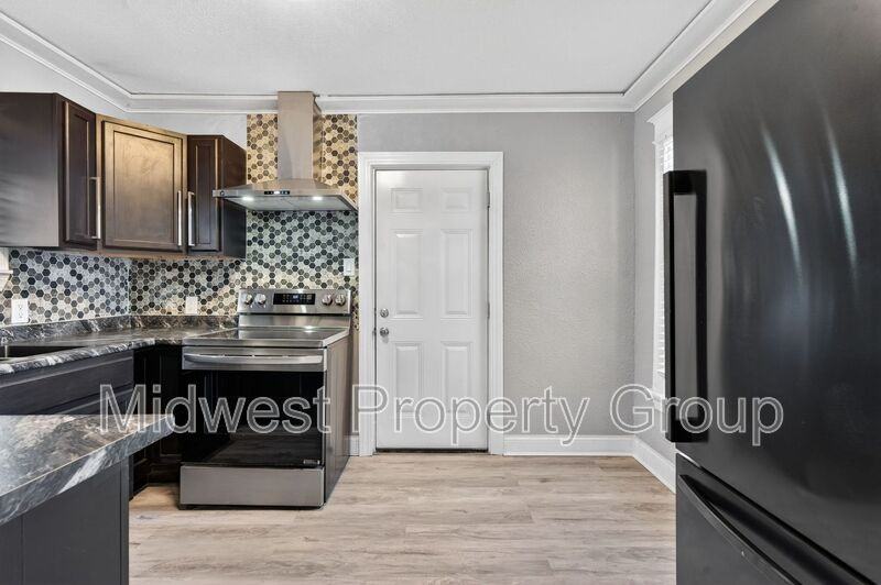 6619 Etzel Ave - Photo 7 of 35