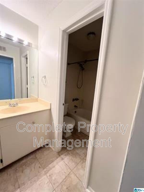 3350 Altamont Rd - Photo 3 of 10