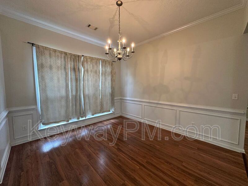 435 Saint Julian Pl - Photo 4 of 19