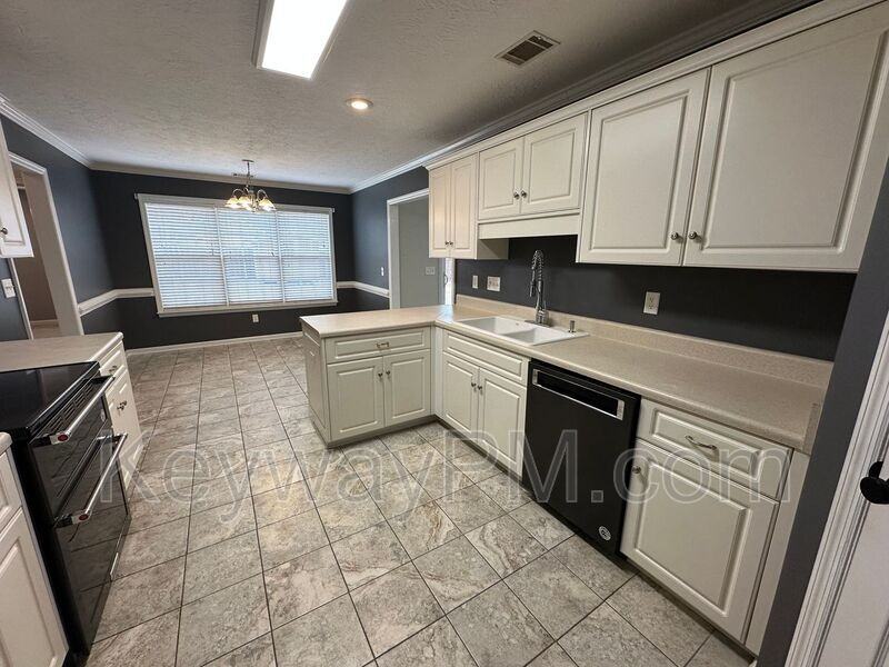 435 Saint Julian Pl - Photo 5 of 19