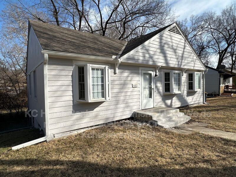 6641 Flora Ave - Photo 2 of 28