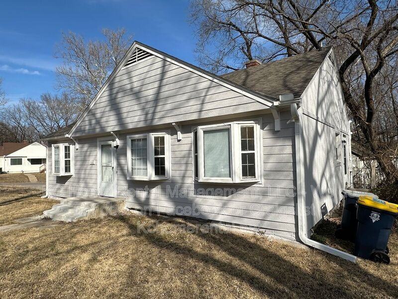 6641 Flora Ave - Photo 3 of 28