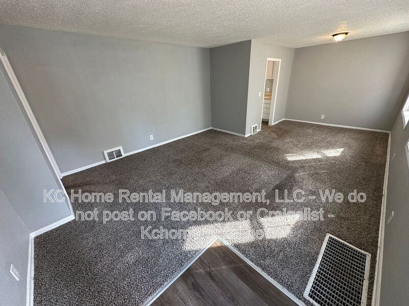 6641 Flora Ave - Photo 4 of 28