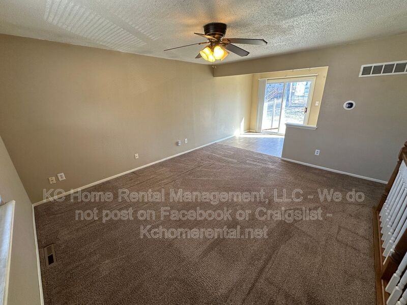 405 Ne Westwind Dr #B - Photo 7 of 35