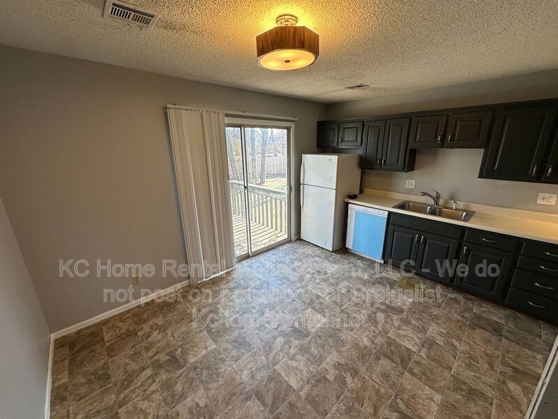 4715 Switzer Rd - Photo 5 of 24