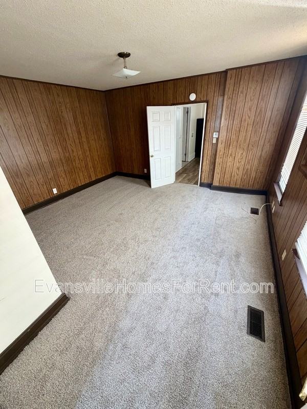 2119 W Michigan St - Photo 3 of 7