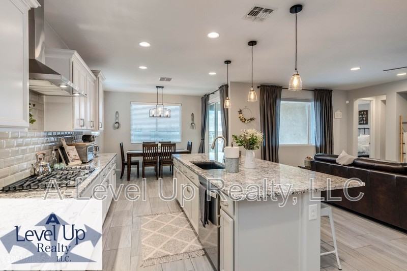 14097 N Silverleaf Ln - Photo 6 of 26