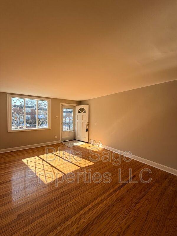 5207 Westbrook Dr - Photo 5 of 32