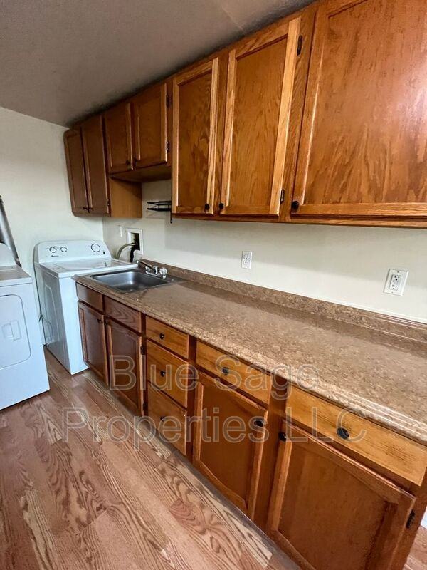 1010 Yates Ave #2AFRONT - Photo 6 of 16